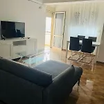 Star House 12 Lägenhet Vlorë