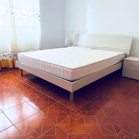 Star House 12 아파트 Vlorë